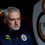 José Mourinho: «Virei-me para o 4.º árbitro, que é turco, e disse 'Contigo este jogo teria sido um desastre'»