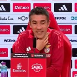 Ouviu-se o som de um galo na conferência do Benfica e Bruno Lage desatou a rir: «Vou começar a missa...»