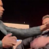 Alta tensão com dose de humor: Chris Eubank Jr. atinge Conor Benn no rosto... com um ovo