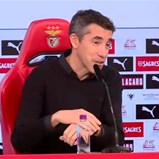 Bruno Lage explica protestos a apontar para o relógio: «Veio-me à memória o jogo com o Barcelona...»