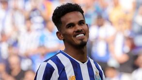 Galeno emocionado no adeus ao FC Porto: «Estão a cair-me lágrimas, mas estou feliz»