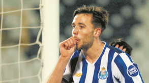 Nico amarrado pela cláusula