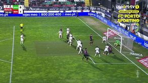 Bola entrou ou não? Otamendi adiantou o Benfica na Reboleira em lance polémico