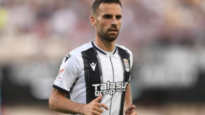 Portimonense garante defesa Malcolm Moyo e médio Hector Hevel