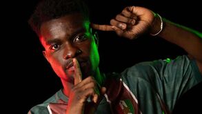 Semeu Commey oficializado como reforço do E. Amadora