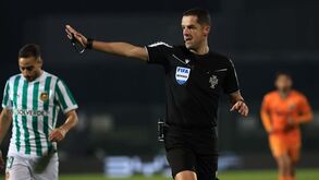 FC Porto deixa críticas à arbitragem: «Gustavo Correia e a sua equipa assumiram o papel de personagens principais»