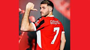 Santiago Giménez fica com o 7 do Milan: «Era o número do Shevchenko»