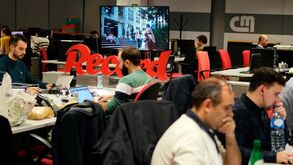 O dia mais longo do ano: Assim vivemos o fecho do mercado na redação do Record