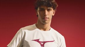 Mês de mudanças para João Félix: craque assina pela Mizuno