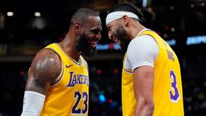 LeBron e o FaceTime com Anthony Davis: «Foi desconfortável...»