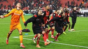 Detentor do troféu Bayer Leverkusen nas meias-finais da Taça da Alemanha