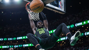 Neemias Queta somou 6 pontos no desaire dos Celtics com os Mavs