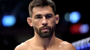 Dominick Cruz despede-se do MMA: «O meu corpo não coopera...»