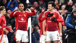 A crónica do Man. United-Leicester, 2-1: cisne Maguire dá os 'oitavos' a Ruben Amorim