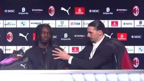 Não perdoa: Ibrahimovic corrige postura de reforço do AC Milan em conferência de imprensa