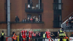 A magia da Taça de Inglaterra: quando a varanda serve de... camarote