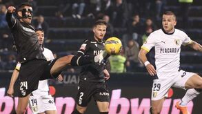 A crónica do Famalicão-V. Guimarães, 0-0: só faltou a chave do colete de forças