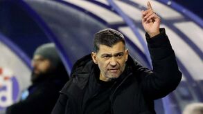 Treinador do Empoli alerta para comportamento de Conceição com os árbitros: «Não está certo...»