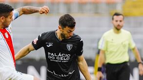 Ac. Viseu-Alverca, 2-2: igualdade em jogo agitado