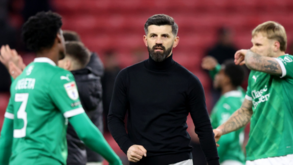 Fugiu da Guerra da Bósnia, viveu num quarto com a família e eliminou o Liverpool da Taça