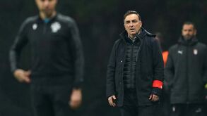 Carvalhal e a foto de Zalazar junto do plantel do Zenit: «A informação que tenho é que está lesionado»
