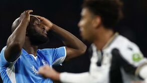 Nápoles-Udinese, 1-1: líder escorrega em noite sem brilho