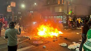 Caos nas ruas de Filadélfia depois da vitória dos Eagles no Super Bowl