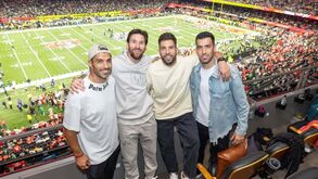 Messi, Suárez, Jordi Alba e Busquets trocam o 'soccer' pelo Super Bowl
