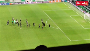 Alvalade dá 'colo' apesar do 0-3: a reação dos adeptos e o agradecimento de um grupo cabisbaixo