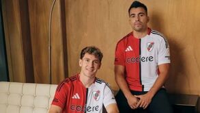 Parece um modelo: Marcos Acuña revela nova camisola do River