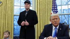 Musk vai pagar 9,6 milhões de euros a Trump por o ter banido do X