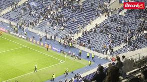 Aplausos, assobios e uma gravata como recordação: os momentos finais do FC Porto-Roma