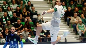 A crónica do Sporting-Eurofarm Pelister, 30-24: Leão empolga na Champions