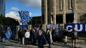 Dezenas de adeptos já junto à Igreja das Antas para velório de Pinto da Costa