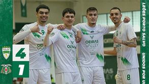 Leões de Porto Salvo goleia e sobe ao pódio