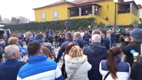 Ramalho Eanes muito aplaudido à chegada ao funeral de Pinto da Costa