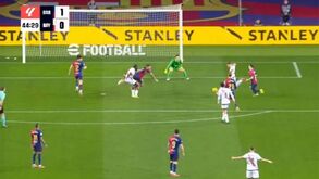 O golo anulado ao Rayo diante do Barcelona que dá que falar em Espanha