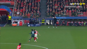 Polémica na Luz: Monaco marcou mas Benfica pediu falta na jogada