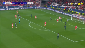O golo de Kökçü que colocou o Benfica nos 'oitavos' da Champions