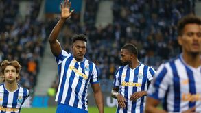 À atenção do FC Porto: Samu na mira de Unai Emery