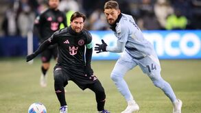 Messi 'quebra gelo' em Kansas City e dá triunfo ao Inter Miami na estreia em 2025