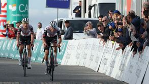 Emirates dá espectáculo na Volta ao Algarve: Christie vence e João Almeida é 2.º da geral