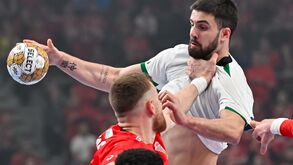 A crónica do Veszprém-Sporting, 33-32: Leão merecia mais