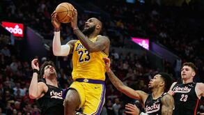 LeBron James torna-se o terceiro jogador com mais jogos na NBA
