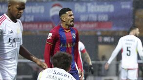 Paulo Victor ruma à Eslováquia por empréstimo do Chaves