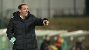 Petit quer subir na classificação e dá a receita: «Nunca sentir a equipa confortável...»
