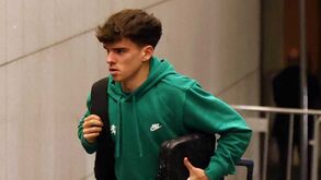 Comitiva do Sporting já chegou ao Porto com cinco 'reforços' na bagagem