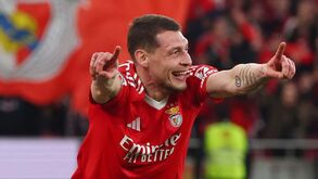 Chegar ao topo com traje de gala: Benfica com números arrasadores