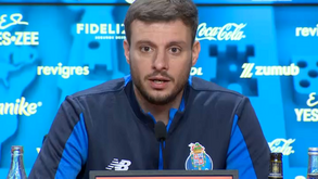 Martín Anselmi e as declarações de Samu: «Tal como nas famílias, os assuntos resolvem-se dentro de casa»