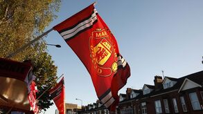 Debandada: Manchester United oficializa despedimento de entre 150 a 200 trabalhadores